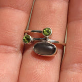 Grey Moonstone & Peridot 925 Ring