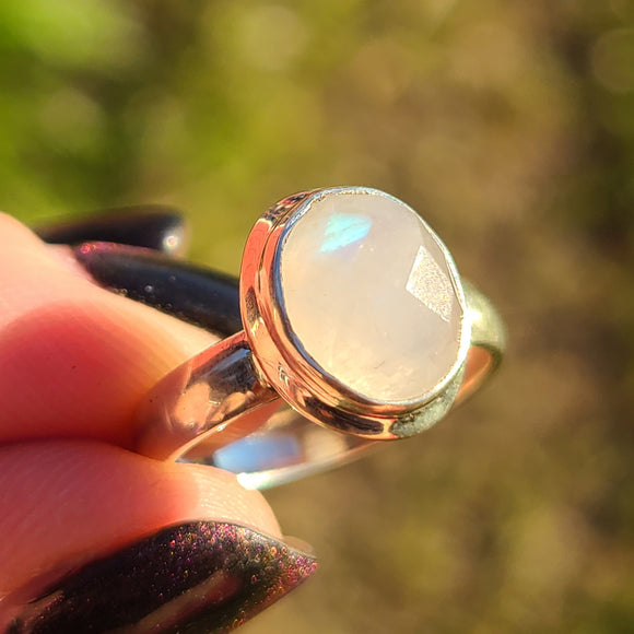 Checker Faceted Rainbow Moonstone - India 925 Ring
